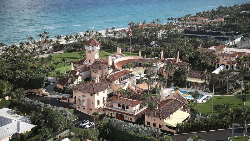 #Former Mar-a-Lago employee-turned-witness repeatedly contacted by Trump and associates before documents charges