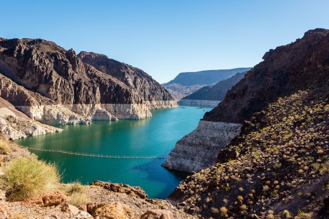 <strong>9. Lake Mead National Recreation Area:</strong> Like many other sites, this recreation area crosses state lines, occupying parts of Arizona and Nevada.