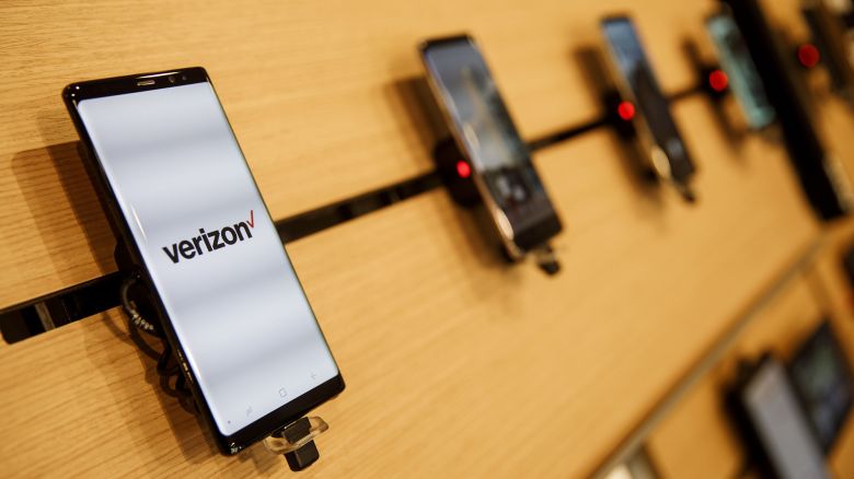 A Samsung Electronics Co. Galaxy Note 8 smartphone is displayed for sale at a Verizon Communications Inc. store in Brea, California, U.S., on Monday, Jan. 22, 2018.