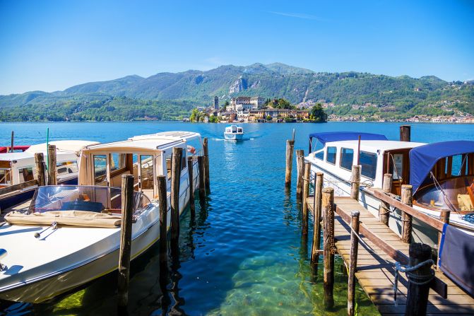 <strong>Orta: </strong>This lake in Italy's Piedmont region is known as a quiet idyll with picturesque villages, chapels and medieval towers along its banks. In the middle, the monastery island of San Guilio rises from the water.