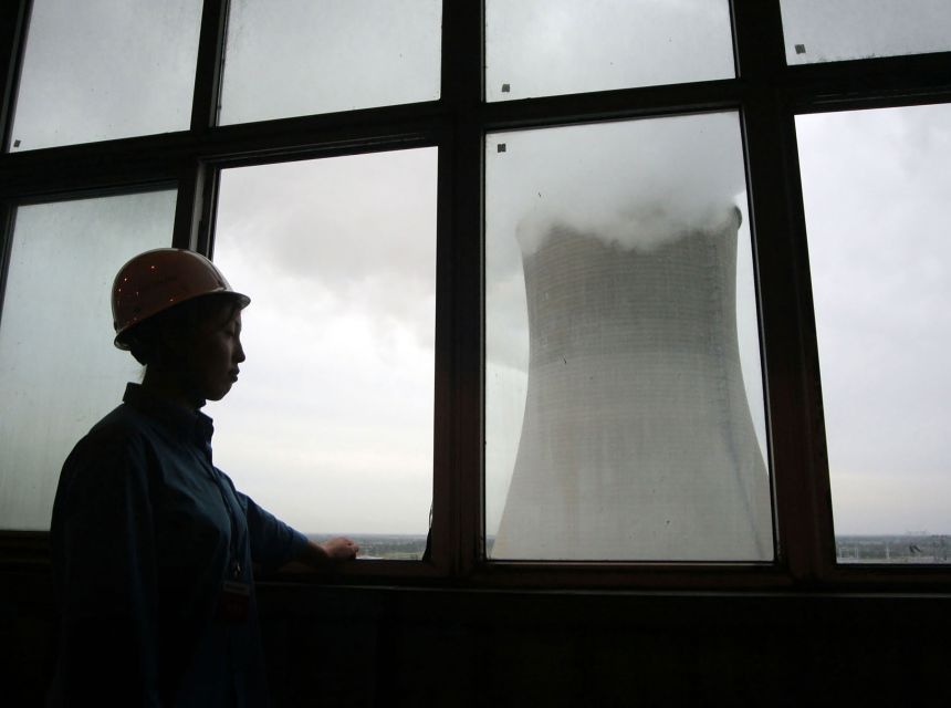 The Datang Tuoketuo Power Plant in Tuoketuo in China in 2005 -- one of the largest coal-fired power plants in the world.
