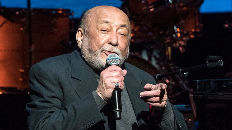 Вижте всички теми Връзка копирана Следвайте Пианистът композиторът и ръководителят