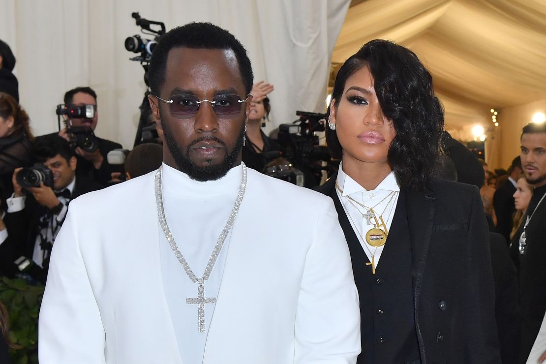 Sean Combs e a cantora Cassie Ventura chegam para o Met Gala 2018 em 7 de maio de 2018.