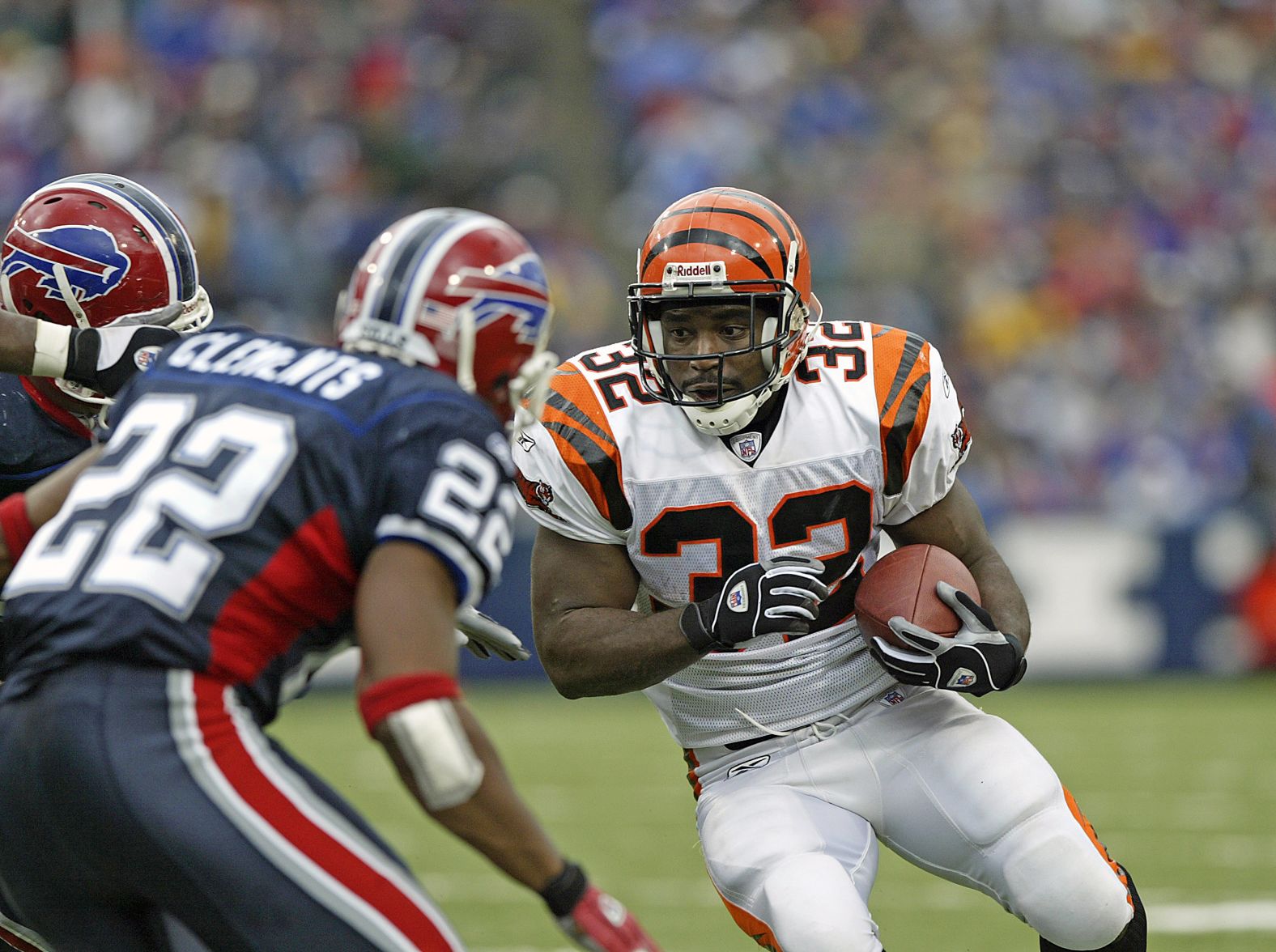 <a href="index.php?page=&url=https%3A%2F%2Fwww.cnn.com%2F2025%2F09%2F23%2Fsport%2Ffootball-nfl-rudi-johnson-dead%2F">Rudi Johnson</a>, an eight-year NFL player and star running back at Auburn University in 2000, died at the age of 45, according to the Miami-Dade Sheriff’s Office in Florida on September 23. The exact circumstances of Johnson’s death were not disclosed.