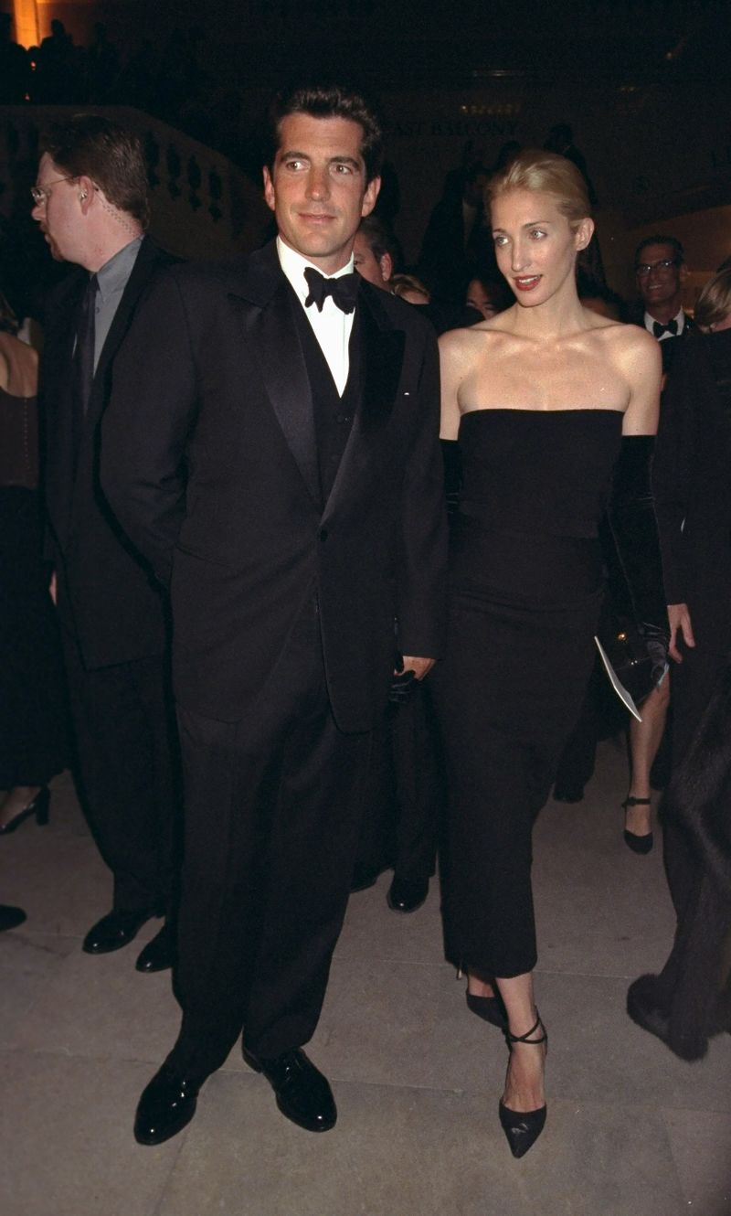 Why Carolyn Bessette Kennedy’s Style Still Appeals 25 Years After Her ...