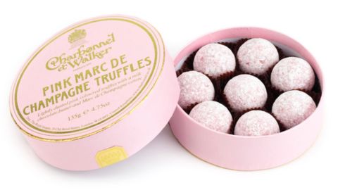 Charbonnel et Walker Marc de Champagne Hồng Chocolate Truffles