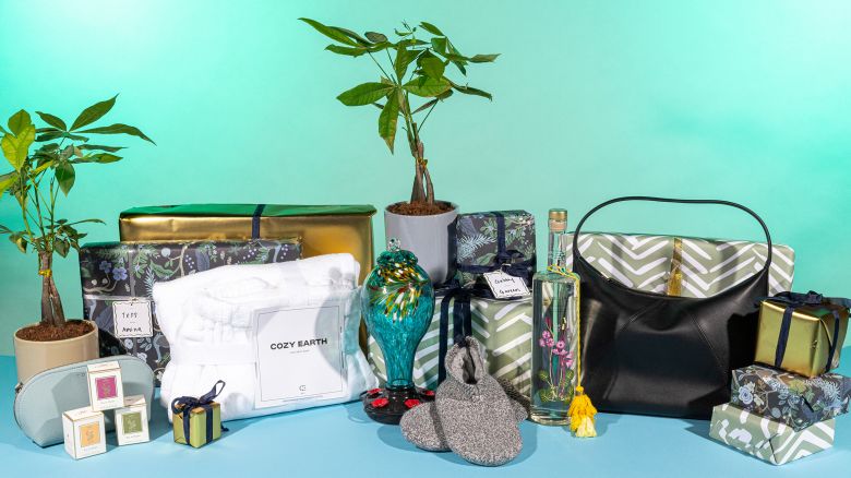 gifts-women-cnnu.jpg