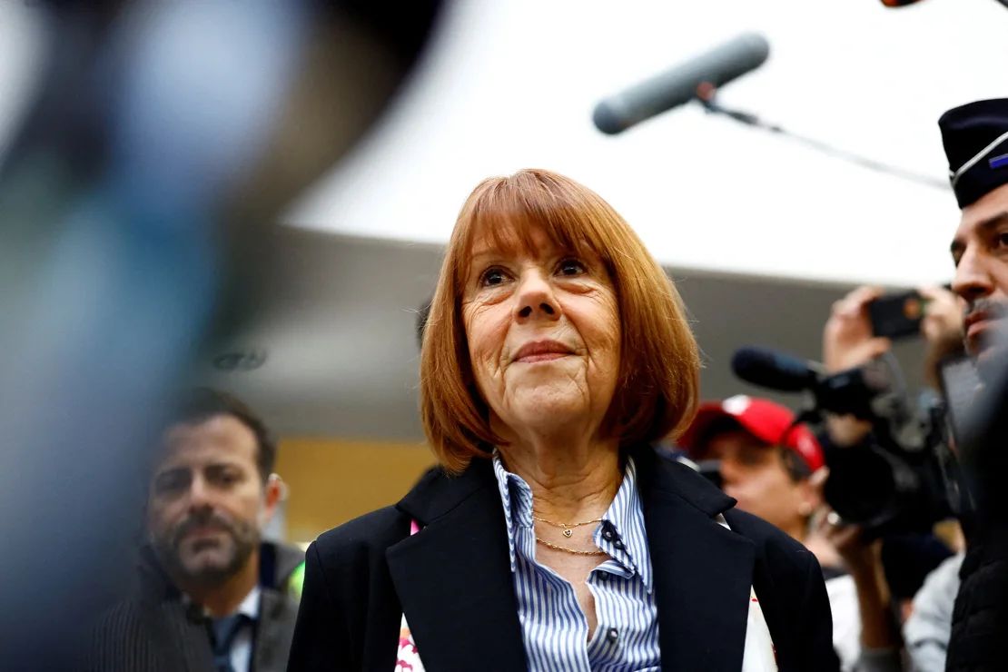 Gisèle Pélicot llega a la corte el día del veredicto contra su exmarido, Dominique Pélicot, en Avignon, , el 19 de diciembre de 2024.
