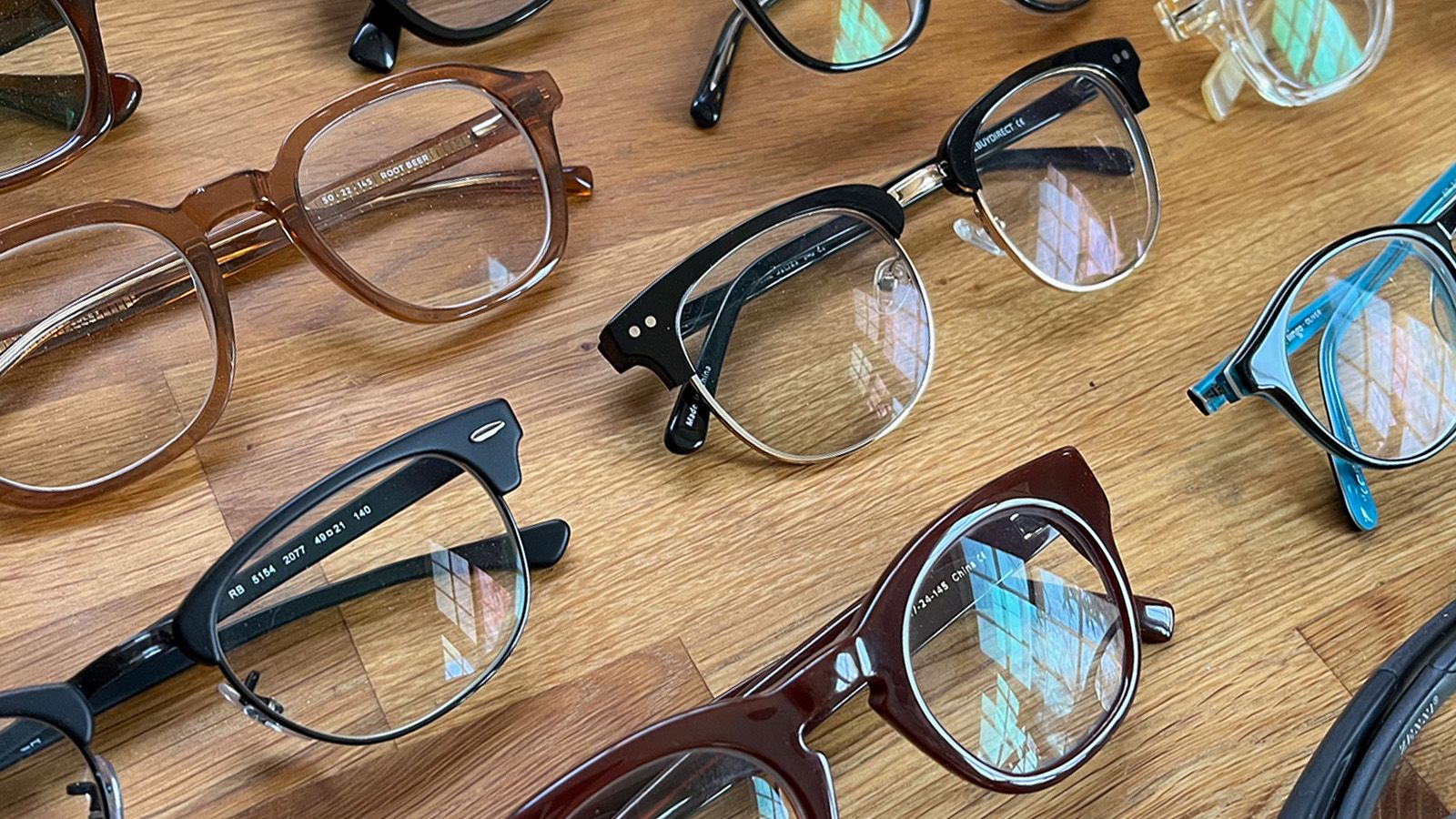 SMART Eyeglass Frame Holder with Clip-on