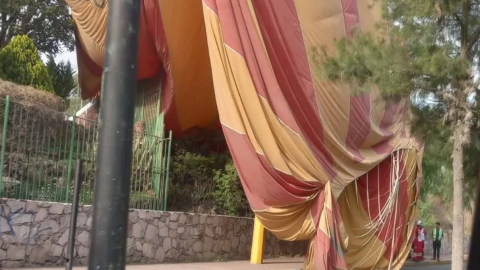 Al menos 12 personas resultaron heridas tras estrellarse el viernes un globo aerostático en México, informaron las autoridades.