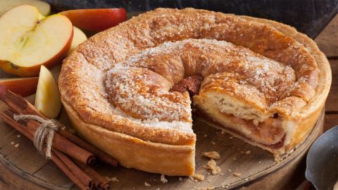 O&H Danish Bakery Apple Cinnamon Kringle Pie