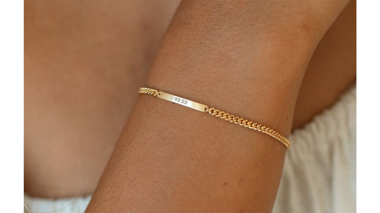GracePersonalized Custom Engraved Mini Bar Bracelet with Curb Chain product card cnnu.jpg