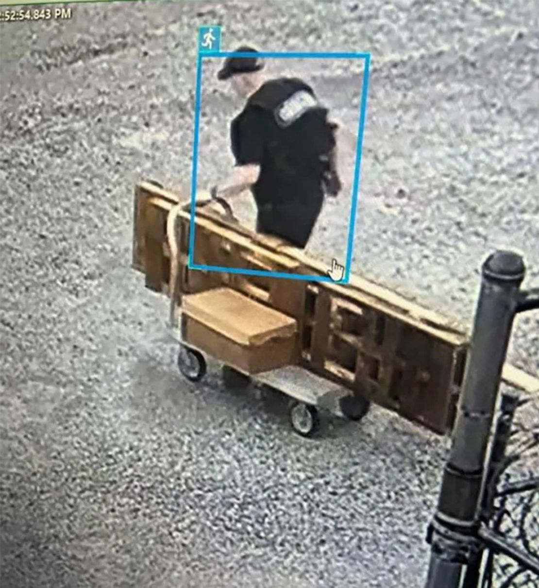 Una imagen de vigilancia muestra a Grant Hardin escapando de la Unidad Central Norte en Calico Rock, Arkansas.