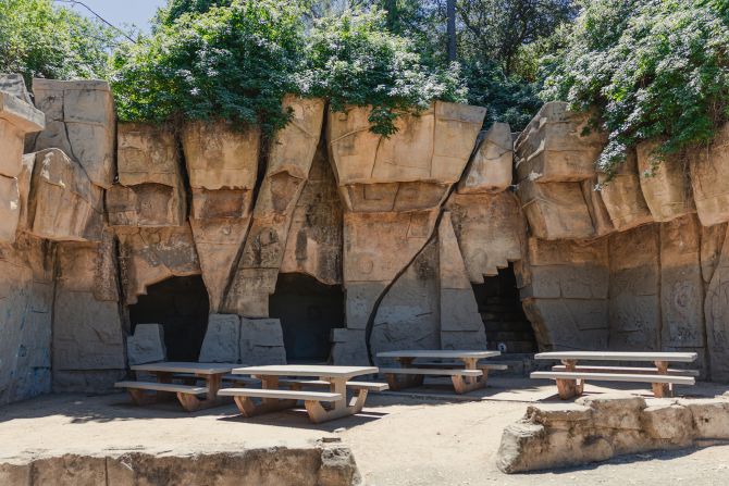 The former animal enclosures of the old Los Angeles Zoo, which closed in 1965, has been converted into picnic areas.