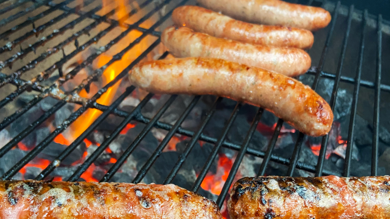 Chef Tyler Florence explains and easy way to avoid grill flare-ups at your next cookout.