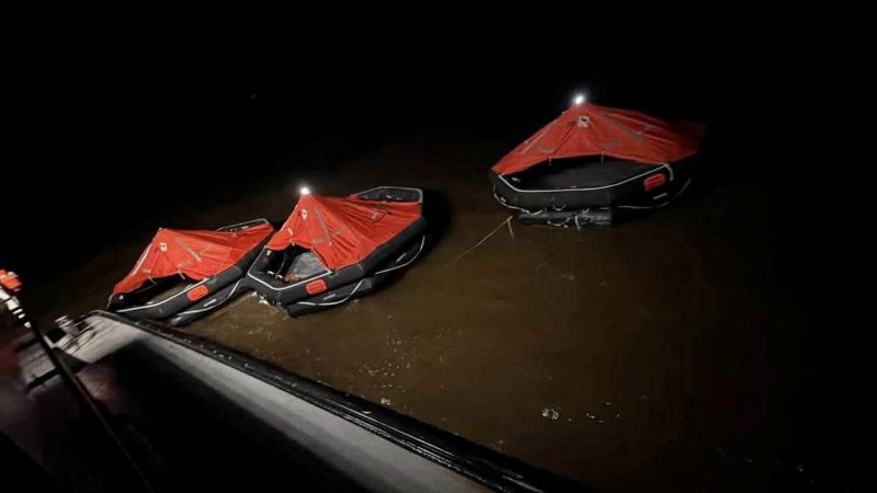Tragedia en Guyana: Decenas de desaparecidos tras naufragio de ferry y tripulación detenida por consumo de drogas