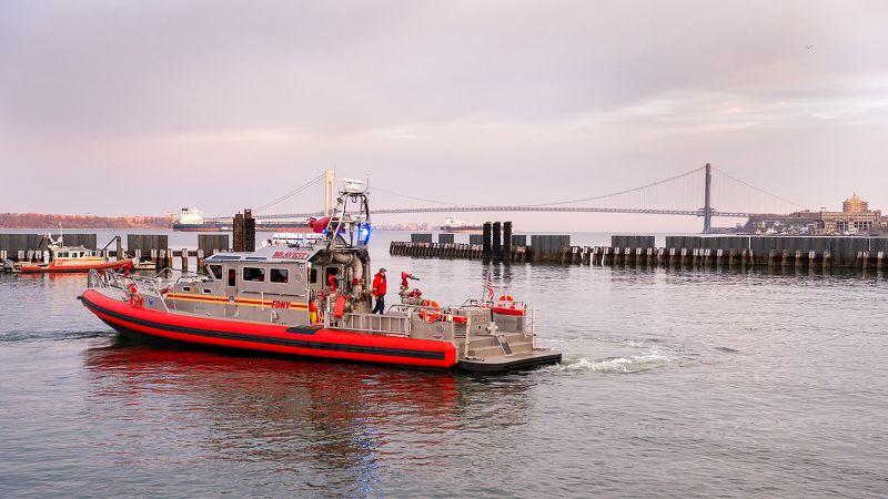 Rescuers searching for missing person after a boat capsized near Staten Island, leaving at least 3 dead