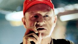 Gene Hackman como el capitán Frank Ramsey en la película de suspenso sobre submarinos "Crimson Tide" de 1995.