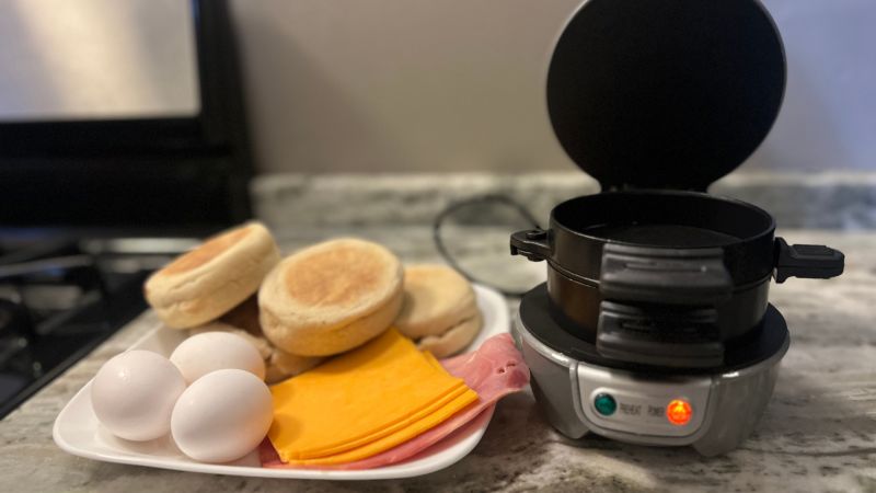 Breakfast sandwich maker hamilton 2024 beach stores