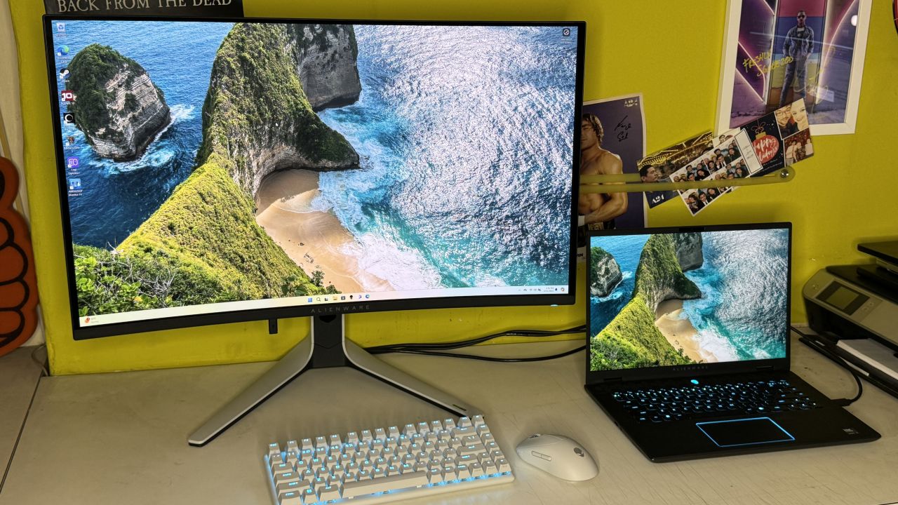 henry alienware-aw3225qf-4k-qd-oled-gaming-monitor-cnnu-3.jpg