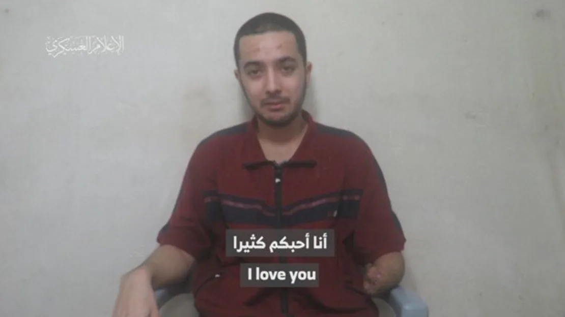 Hersh Goldberg-Polin dalam video yang dirilis Brigade Al Qassam.
