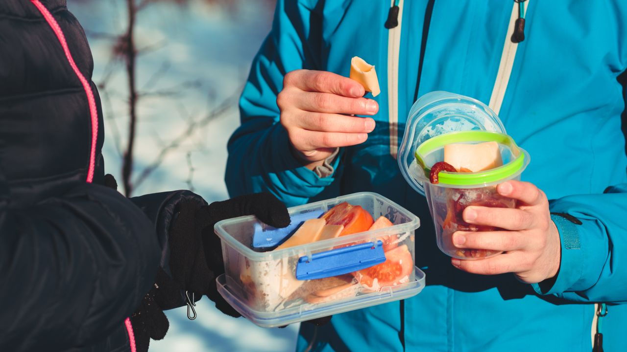 22 greatest mountaineering snacks for all-day power
