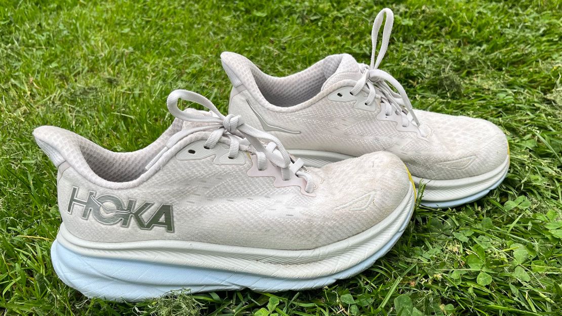 hokas clifton 9 paired.jpg