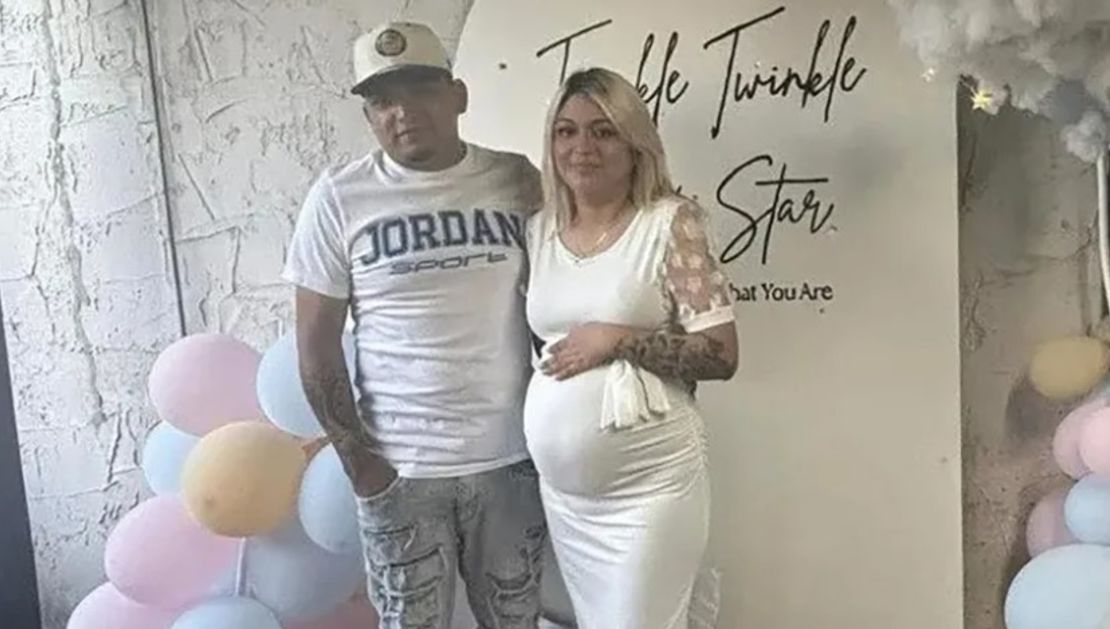 Una página de GoFundMe verificada muestra a Miguel Angel García-Hernandez, víctima del tiroteo de ICE en Dallas, y a su esposa, que está esperando su quinto hijo.