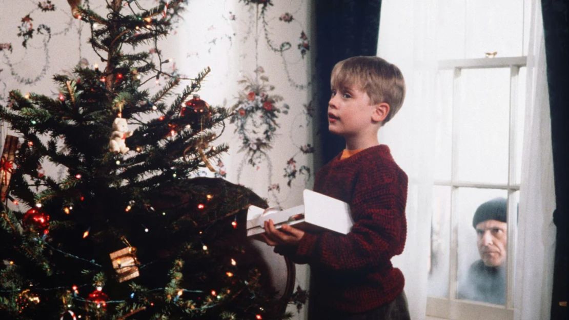 Macaulay Culkin y Joe Pesci en "Home Alone".