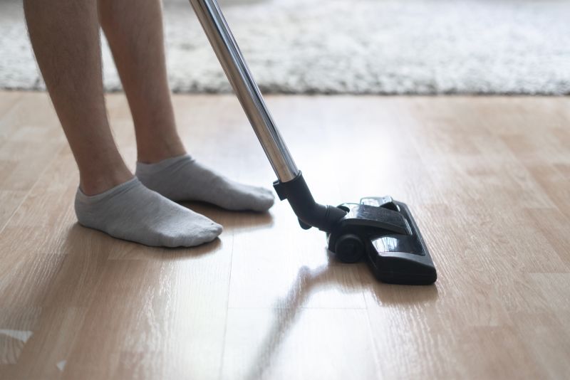 Vacuuming laminate online floors