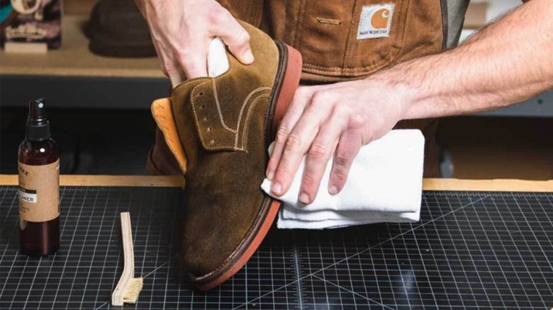 how to clean suede lead