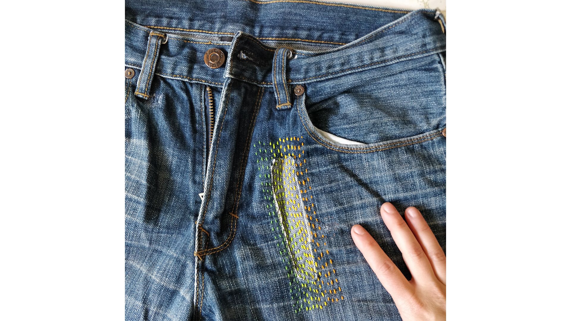 Simple ways to repair your clothes: Learn how to mend and patch your  favorite outfit