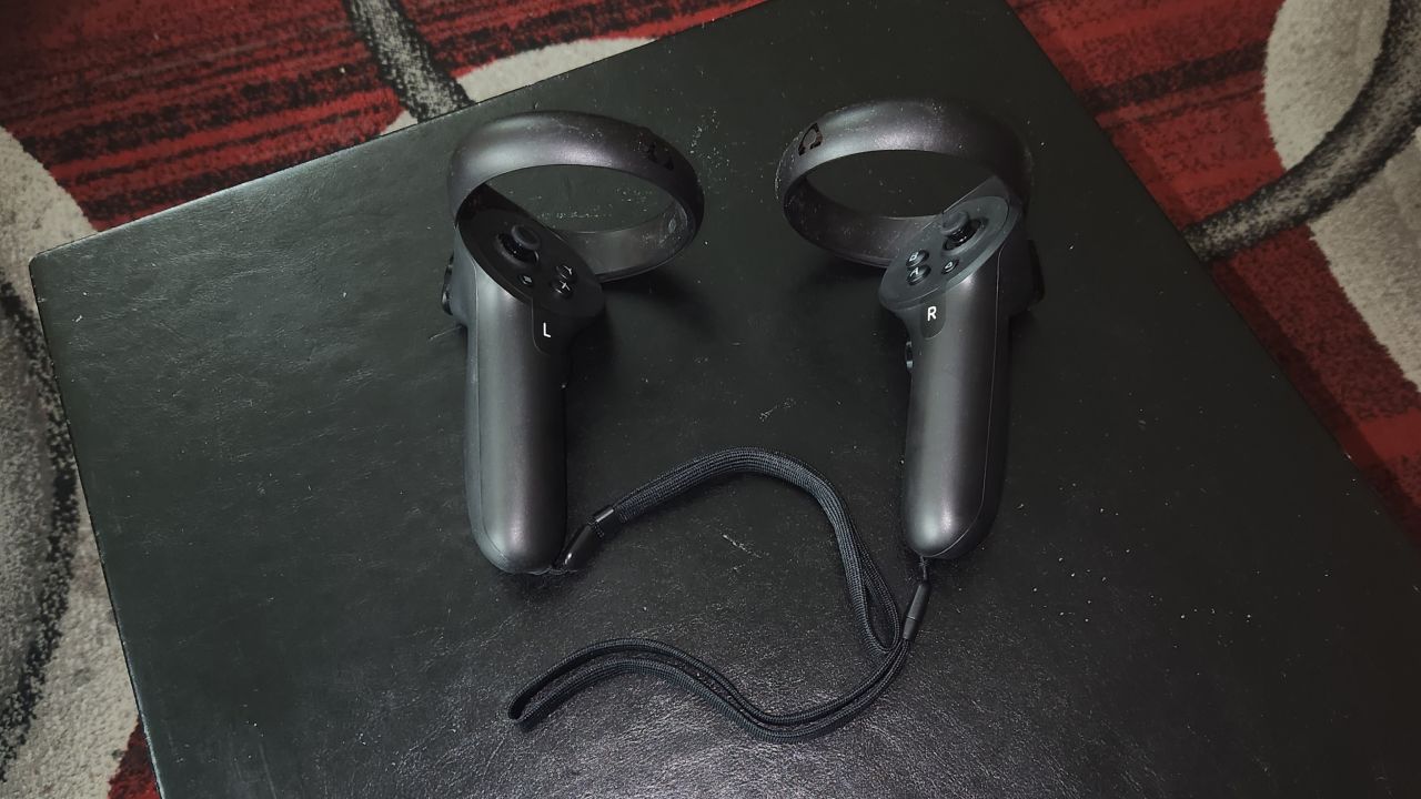 htc vive xr elite controllers cnnu.jpg