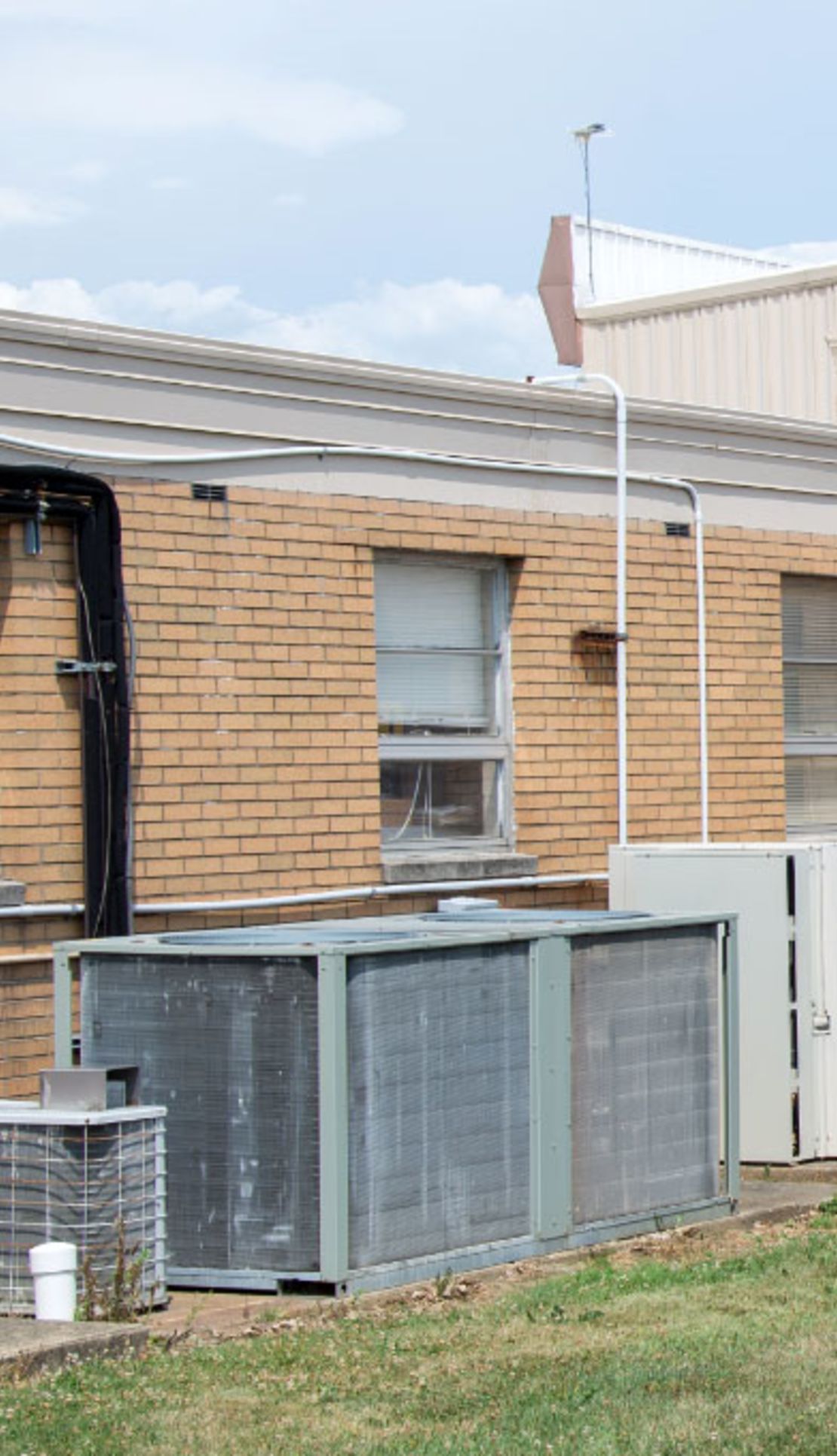 The air conditioning unit Thomas Crooks’ used to access the roof of the AGR building in Butler, Pennsylvania. Note: This photo taken by FBI Pittsburgh is not an evidence photo. It was taken during a tour of the site in the days following the shooting.