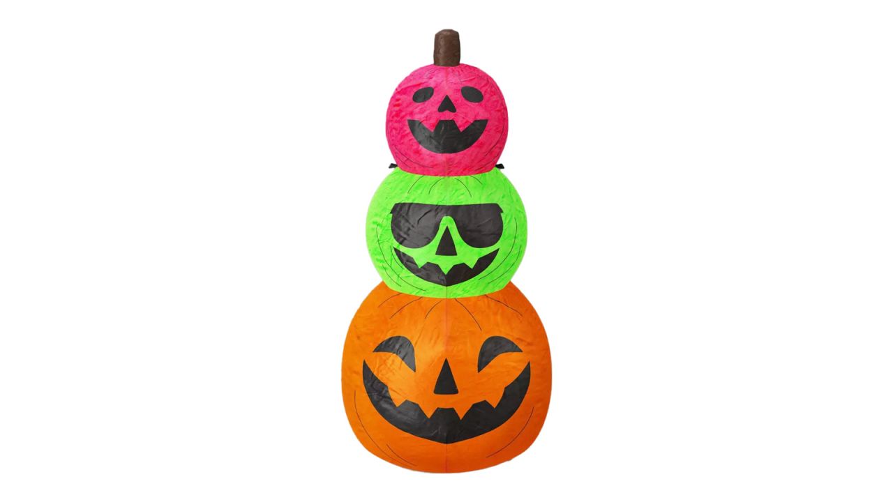 Hyde & EEK! Boutique 3.5-Foot Inflatable Halloween Decoration Stacked Pumpkins-final version.jpg