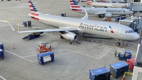 A photo of an American Airlines jet at the gate in Chicago-O'Hare International Airport (ORD)