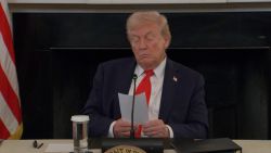 Trump handed note about Gaza deal during roundtable
