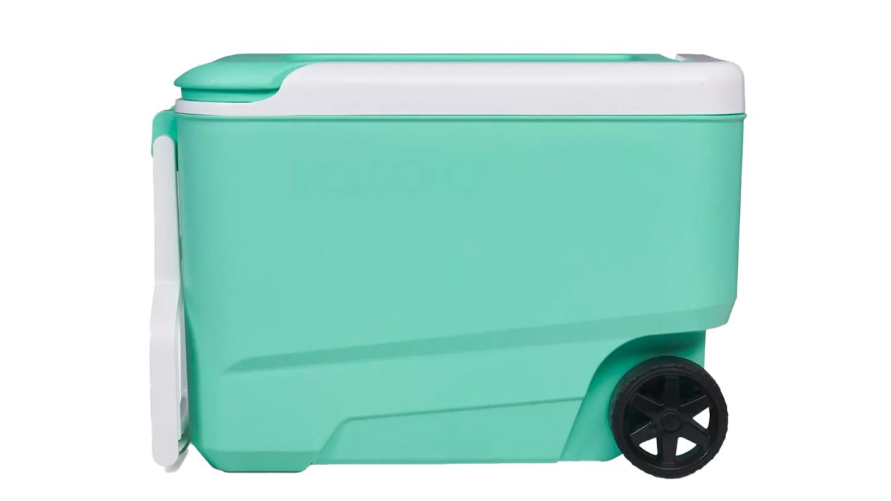 Igloo Wheelie Cool 38qt Rolling Cooler Mint.jpg