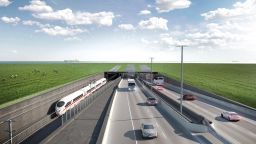 Visualisering af portalen og rampen til tunnelen.

Visualisation of the portal and ramp to the tunnel.

Visualisierung von Tunnelportal und Rampe.