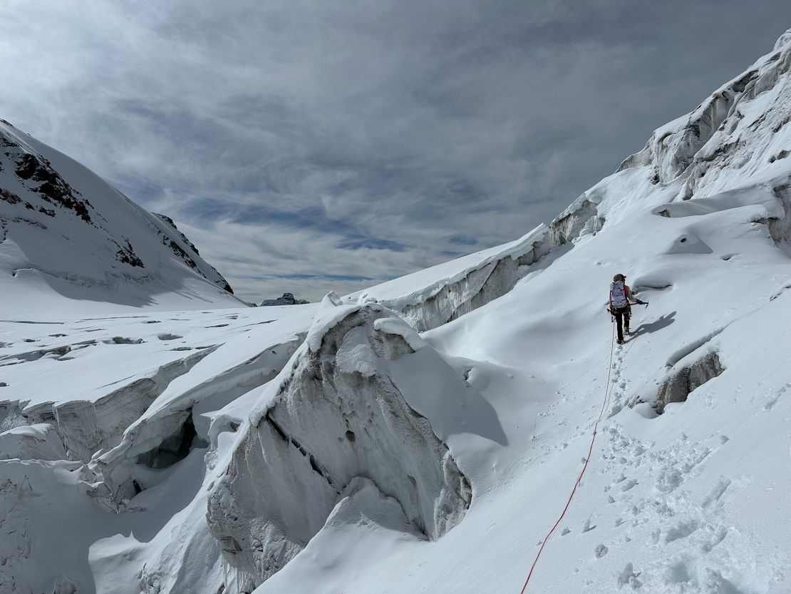 The two climbers were aiming to be the first to summit Chaukhamba III in the Himalayas.