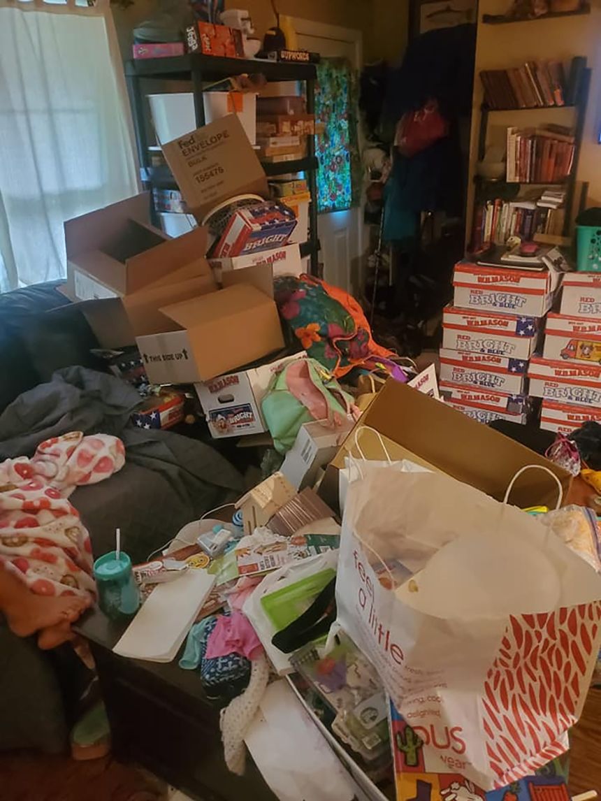 Kim, who runs a Facebook group for those with the condition, shared this picture of one of the rooms in her house.