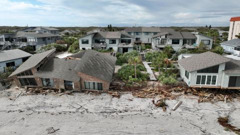 Hurricane damage to houses