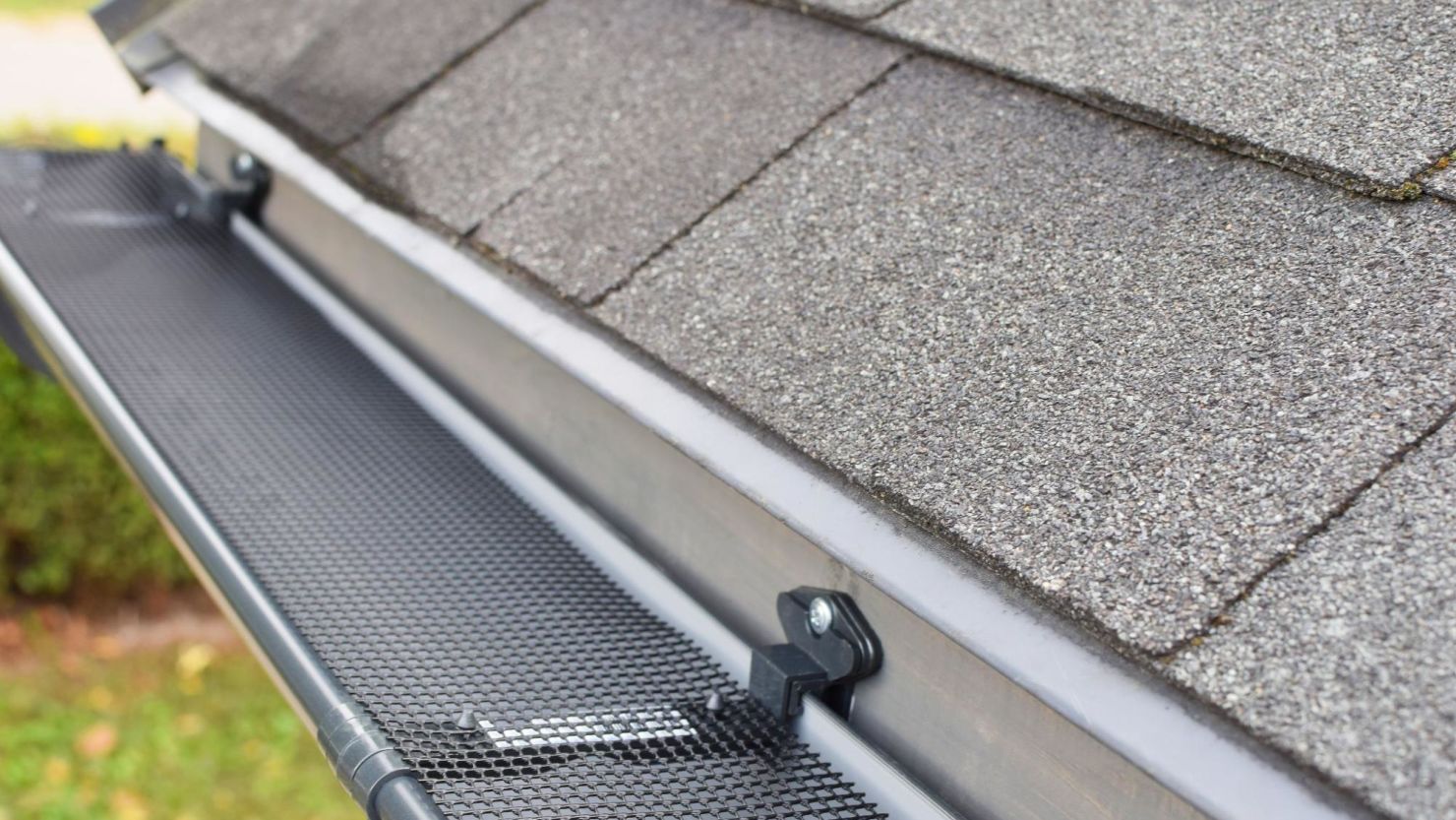 Mesh gutter guard