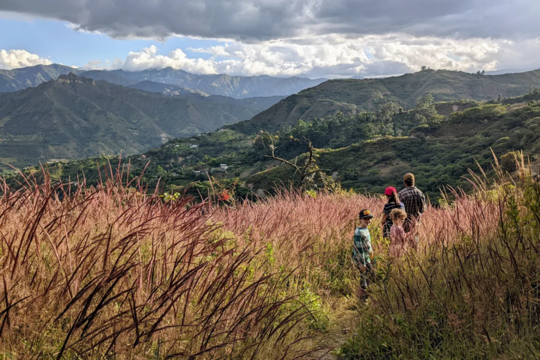 Los Bowen se adaptaron rápidamente a la vida en Ecuador y prosperan en el país sudamericano.
