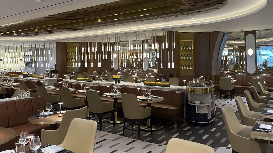 A photo of the dining room in the Delta One Lounge