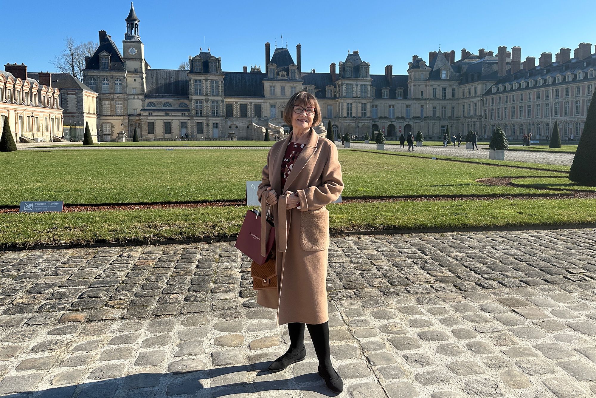 Janice Deerwester, originally from Texas, moved from Georgia to Fontainebleau, France at the age of 70 after deciding that she wanted more from life.