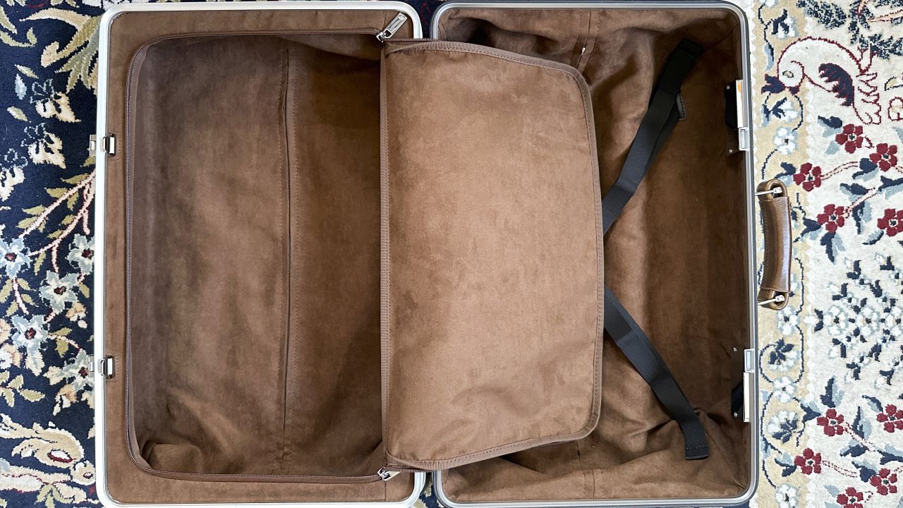 A photo of the Sterling Pacific Cabin Case's interior compartments