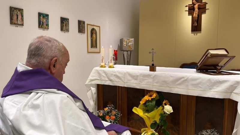 Pope Francis Celebrates Mass in Hospital, First Photo Released Since Illness