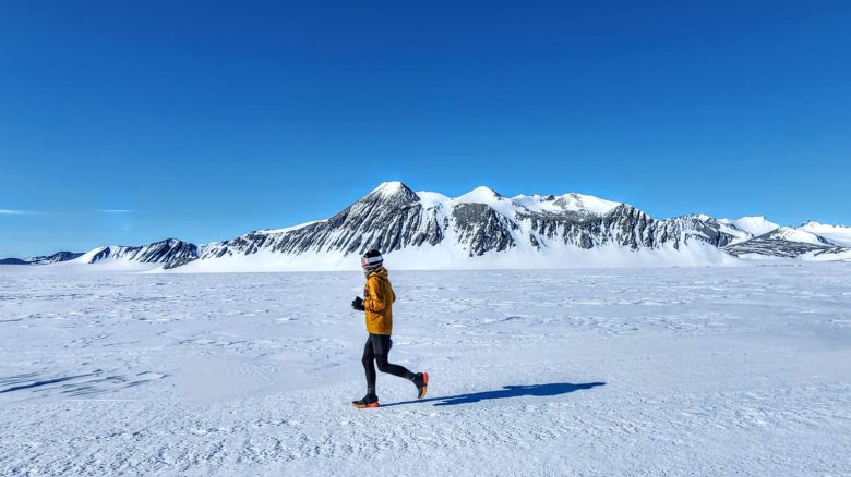Australian ultrarunner Donna Urquhart setting a world record for running in a polar region.