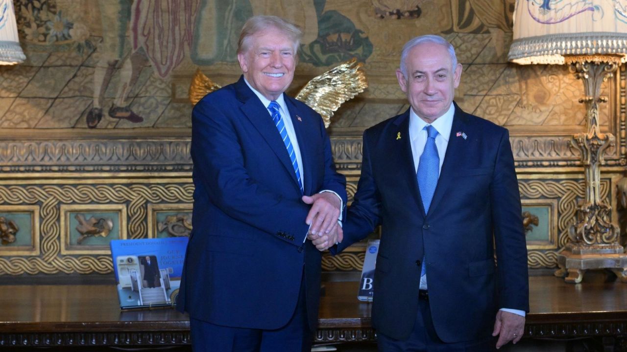 Israeli Prime Minister Benjamin Netanyahu and his wife Sarah meet former US President Donald Trump at Mar-a-Lago, on July 26, 2024.